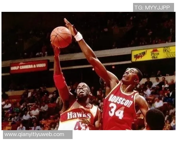 奥拉朱旺透露文班亚马渴望学习脚步技巧并愿意向他请教秘诀 奥拉朱旺透露文班亚马渴望学习脚步技巧并愿意向他请教秘诀