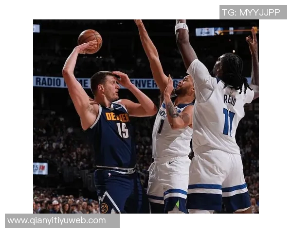 约基奇首节全力以赴对决戈贝尔5投全中砍下13分5篮板3助攻 约基奇首节全力以赴对决戈贝尔5投全中砍下13分5篮板3助攻